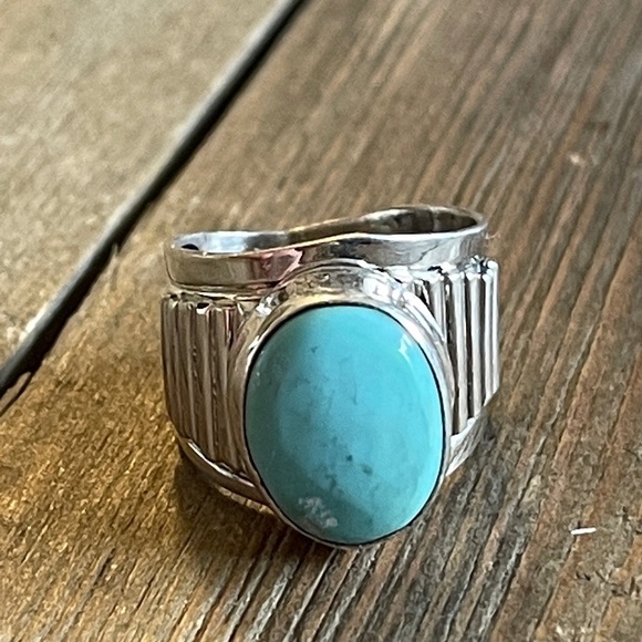 Sterling Silver Turquoise Ring in 5.5 - Picture 1 of 5